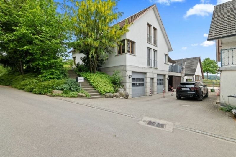 Einfamilienhaus mit Pferdestall - 1