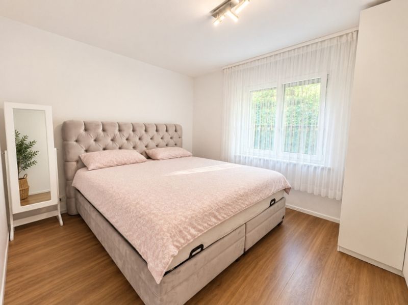 Wohnen wie im eigenen Haus – Familienparadies mit exklusivem Garten - 5