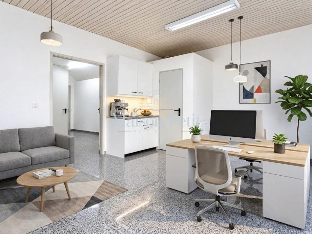 Gewerbeliegenschaft mit Parkplätzen in Dietlikon kaufen - 1