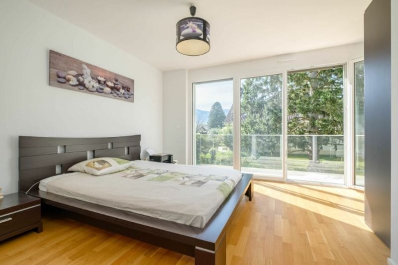 Exklusiv – helle Zwillingsvilla in einer ruhigen Gegend - 5