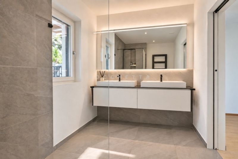 Moderner Lifestyle mit Weitblick – exklusive Attikawohnung in Gordola - 12