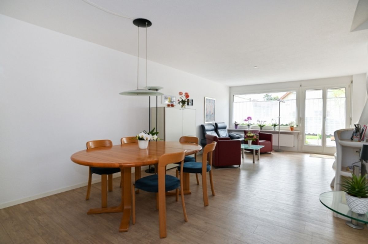 Gepflegtes Einfamilienhaus mit schönem Garten an bevorzugter Lage - 0