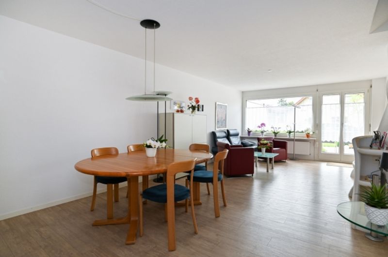 Gepflegtes Einfamilienhaus mit schönem Garten an bevorzugter Lage - 1