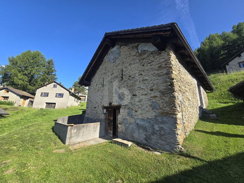 IN POSIZIONE SOLEGGIATA DA RISTRUTTURARE - 1
