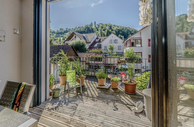 MODERN MIT BALKON UND LOGGIA - 1