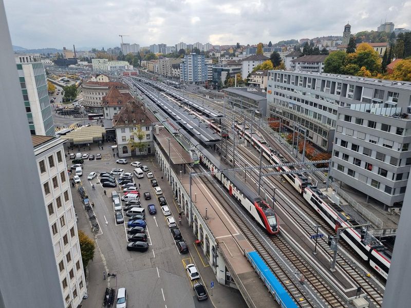 ESPACE DE TRAVAIL AVEC VUE PANORAMIQUE - 2