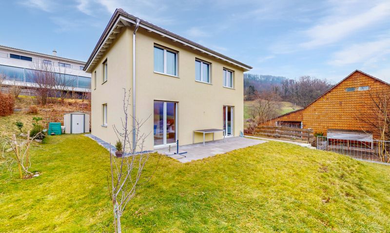 Modern Family Home in an Excellent Location in Laupersdorf - 3