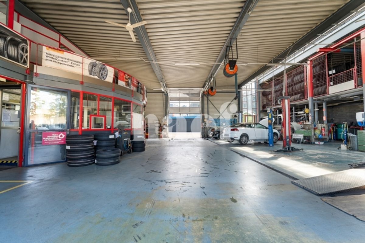 Garage mit Empfang, Werkstatt und Lagerräumen zum Verkauf in Givisiez - 5
