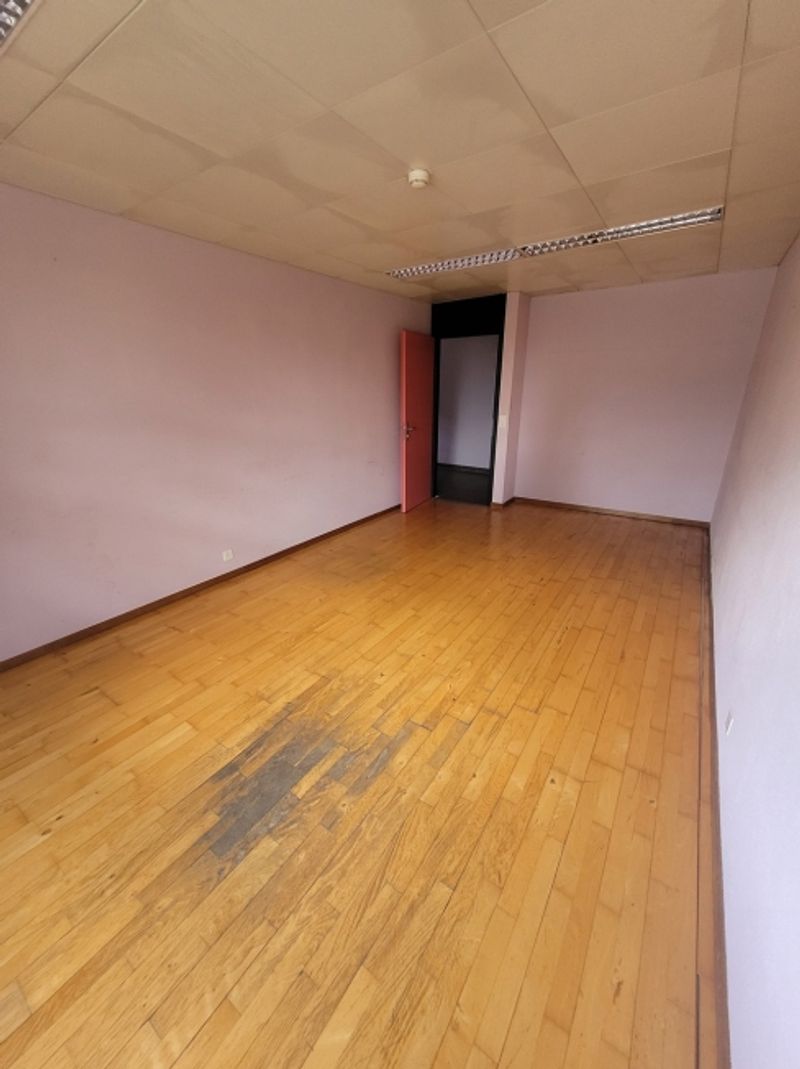 Büro 22m2 - In der Nähe von Annehmlichkeiten, Verkehr und Autobahn - 3