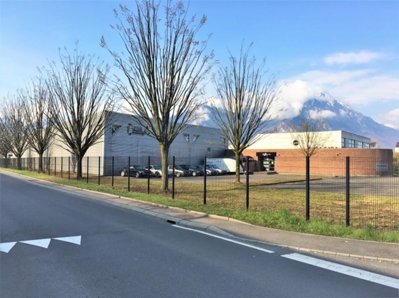 Werkstatt von 31 m² – In der Nähe von Annehmlichkeiten, Verkehr und Autobahn - 1