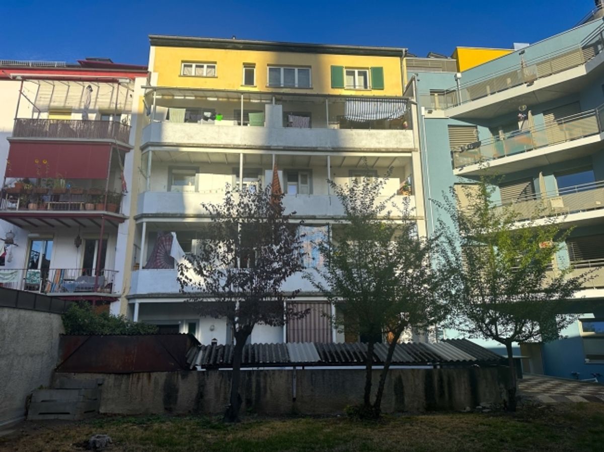 Tolles, gut erhaltenes Mehrfamilienhaus an perfekter Lage - 2