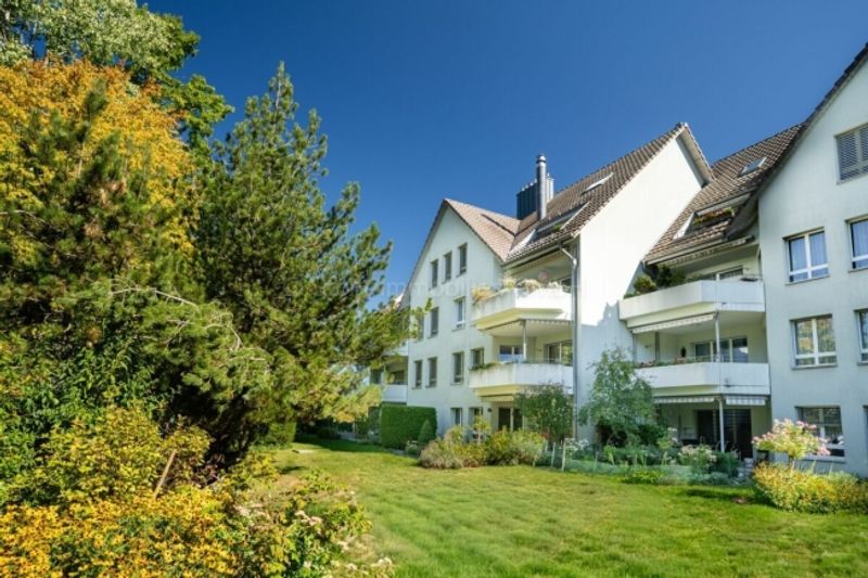 Attraktive 3.5-Zimmer-Wohnung mit zwei Balkonen in Winterthur-Seen - 2