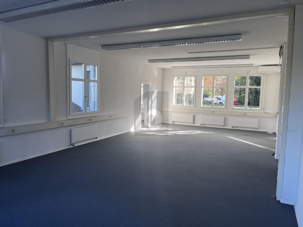 GROSSZÜGIG MIT TOP-VERKEHRSANBINDUNG - 0