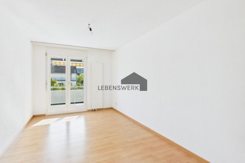 Helle 3.5-Zimmer-Wohnung in ruhiger Lage mit gedecktem Balkon, Bottighofen TG - 2