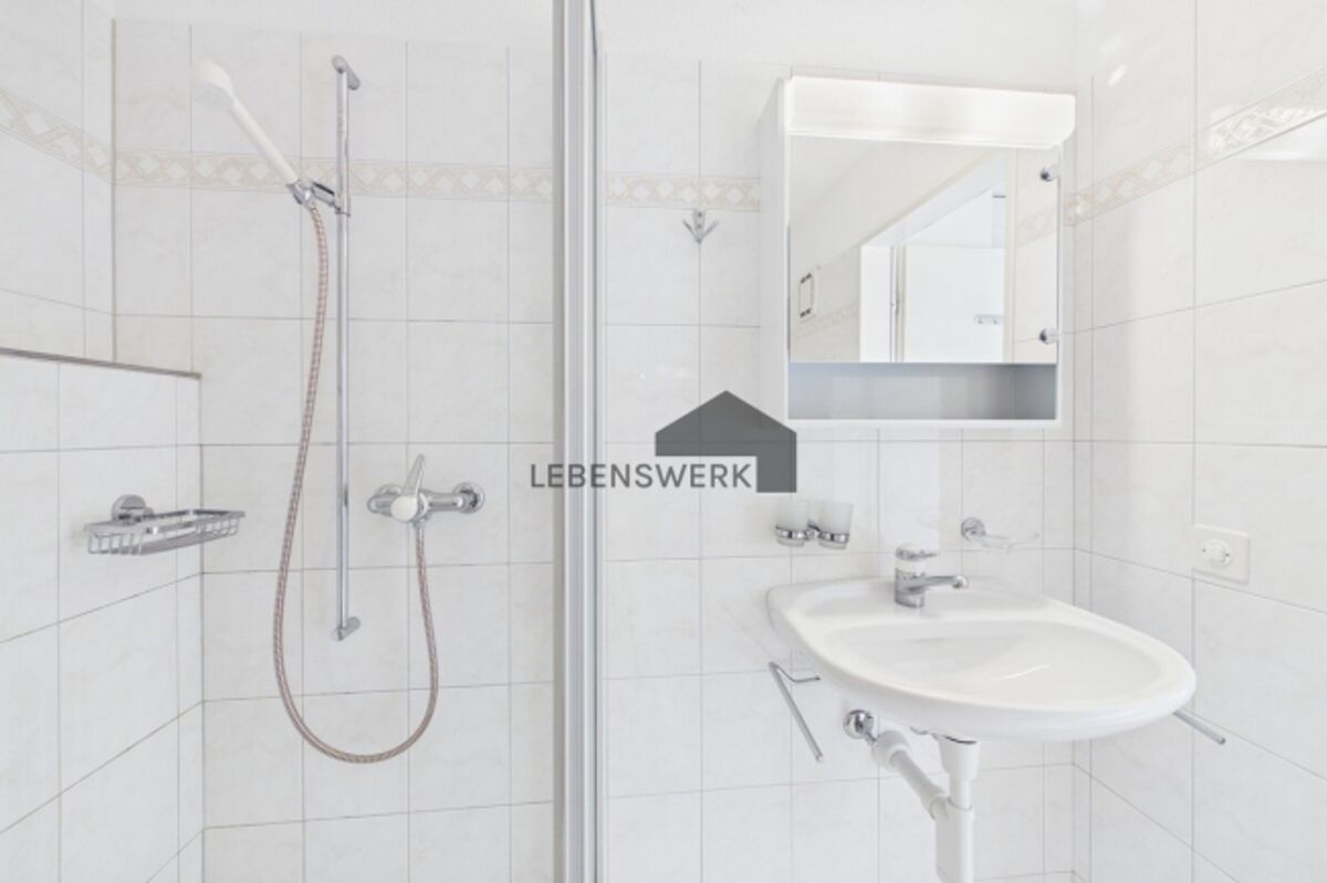Helle 3.5-Zimmer-Wohnung in ruhiger Lage mit gedecktem Balkon, Bottighofen TG - 9