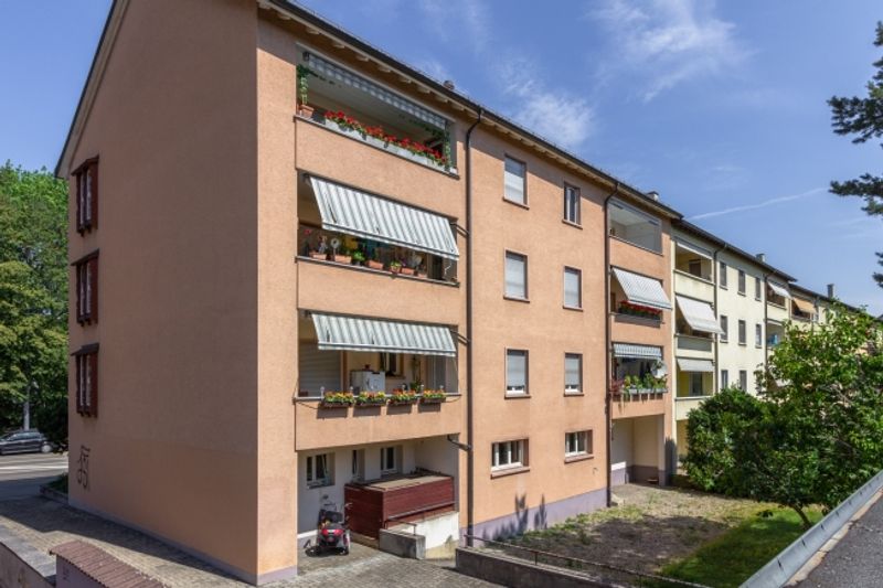 Grosszügige Wohnung an beliebter Lage - 1
