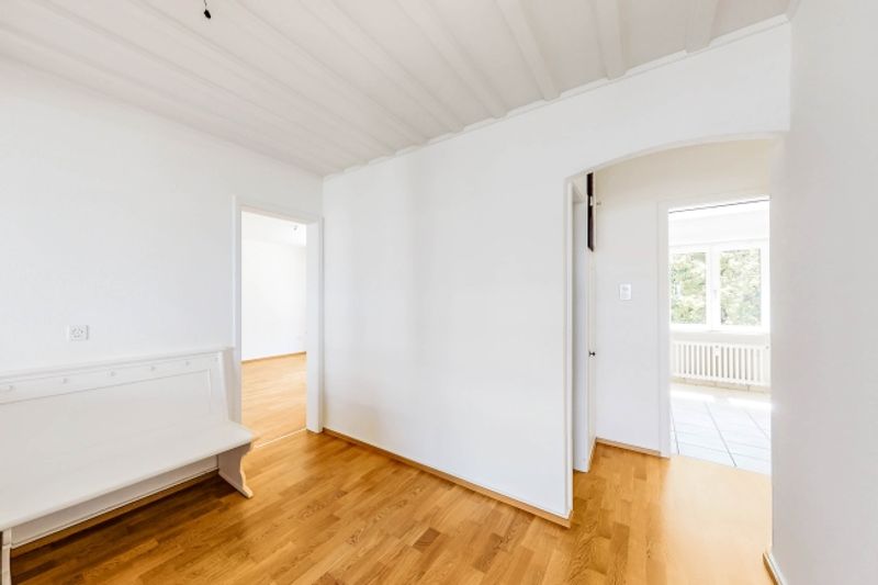 Grosszügige Wohnung an beliebter Lage - 3