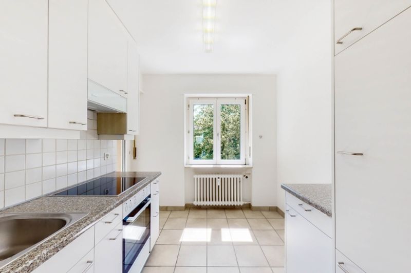 Grosszügige Wohnung an beliebter Lage - 5