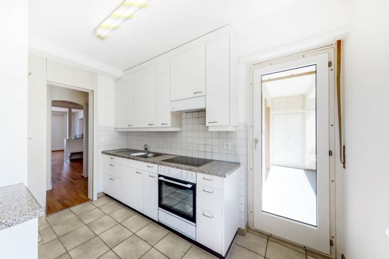 Grosszügige Wohnung an beliebter Lage - 6
