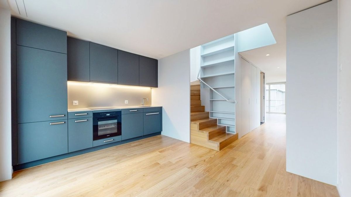 Moderne 2-Zimmer-Maisonettewohnung mit Balkon in Zürich-Stettbach - 0