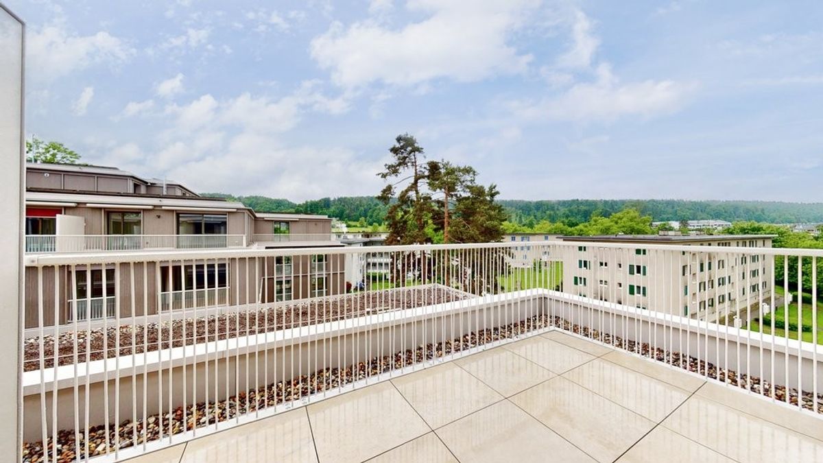 Moderne 2-Zimmer-Maisonettewohnung mit Balkon in Zürich-Stettbach - 1