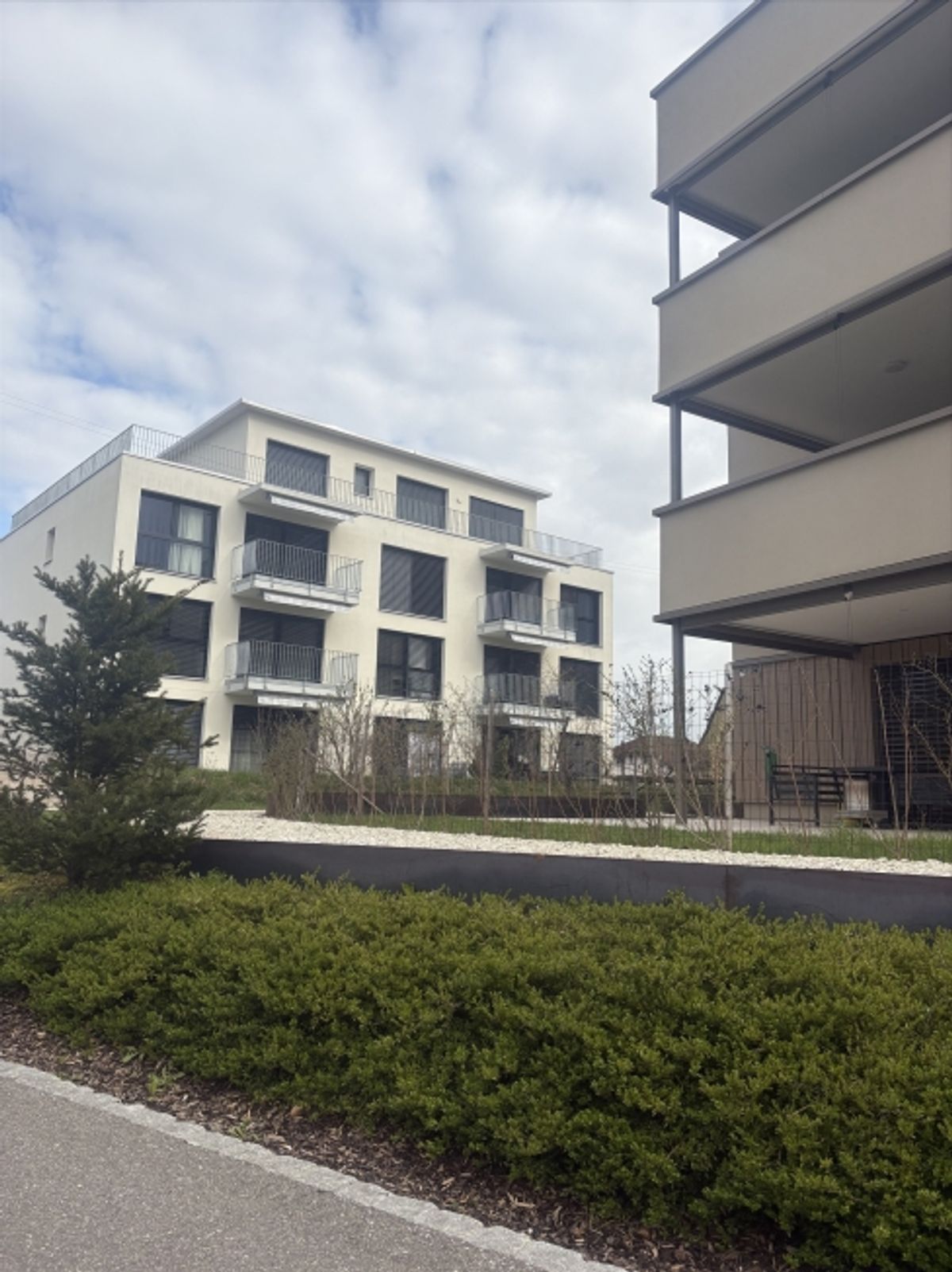 Exklusive 2½-Zimmer-Wohnung – modern & lichtdurchflutet - 0