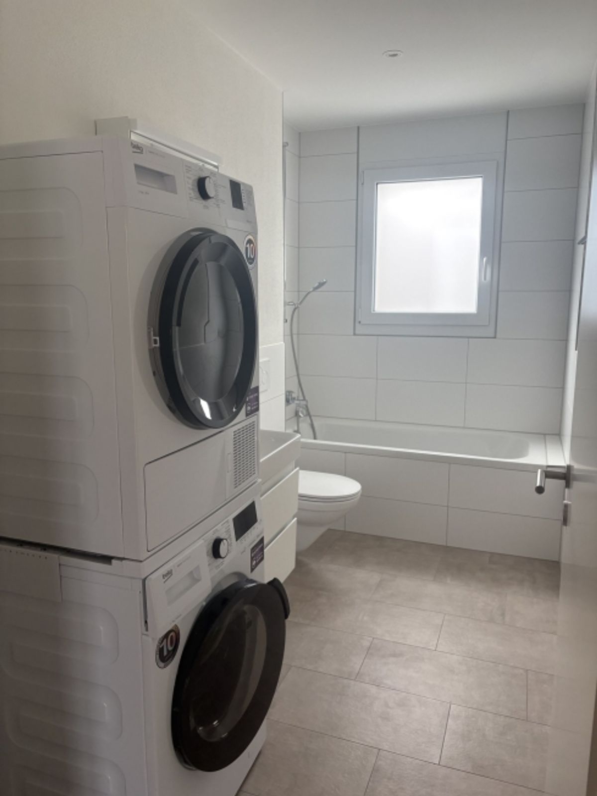 Exklusive 2½-Zimmer-Wohnung – modern & lichtdurchflutet - 2