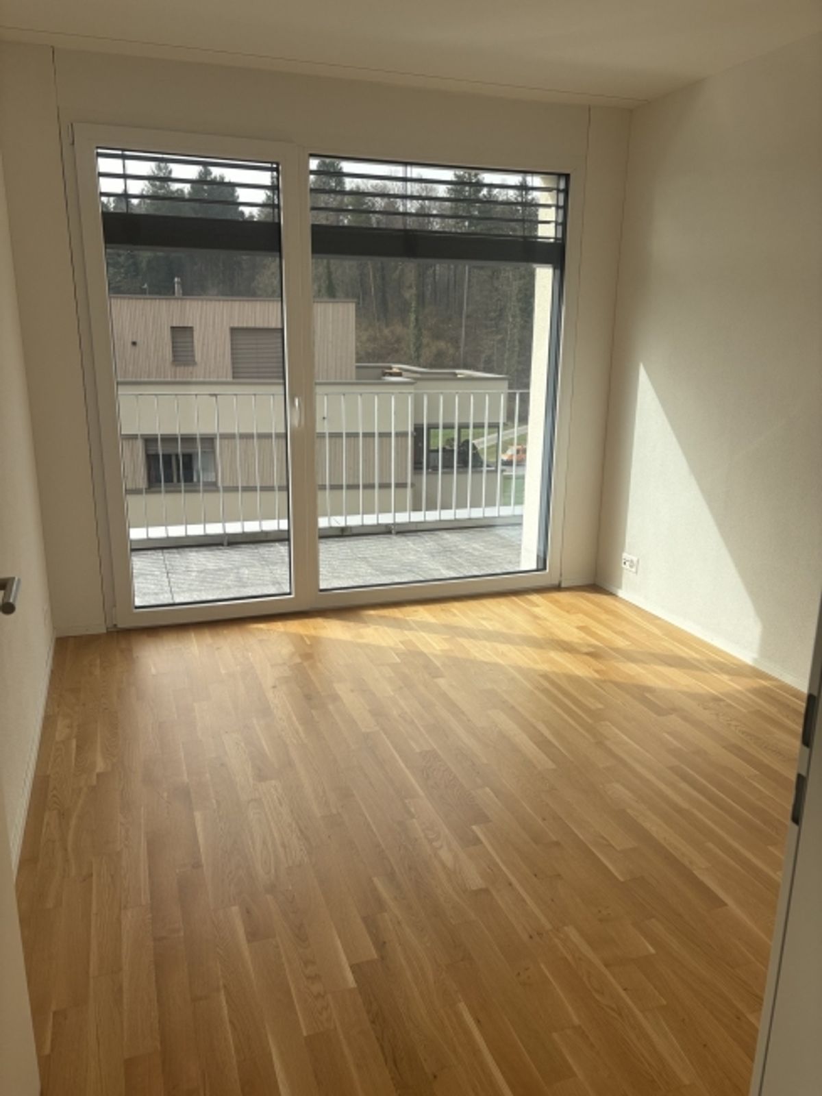 Exklusive 2½-Zimmer-Wohnung – modern & lichtdurchflutet - 3