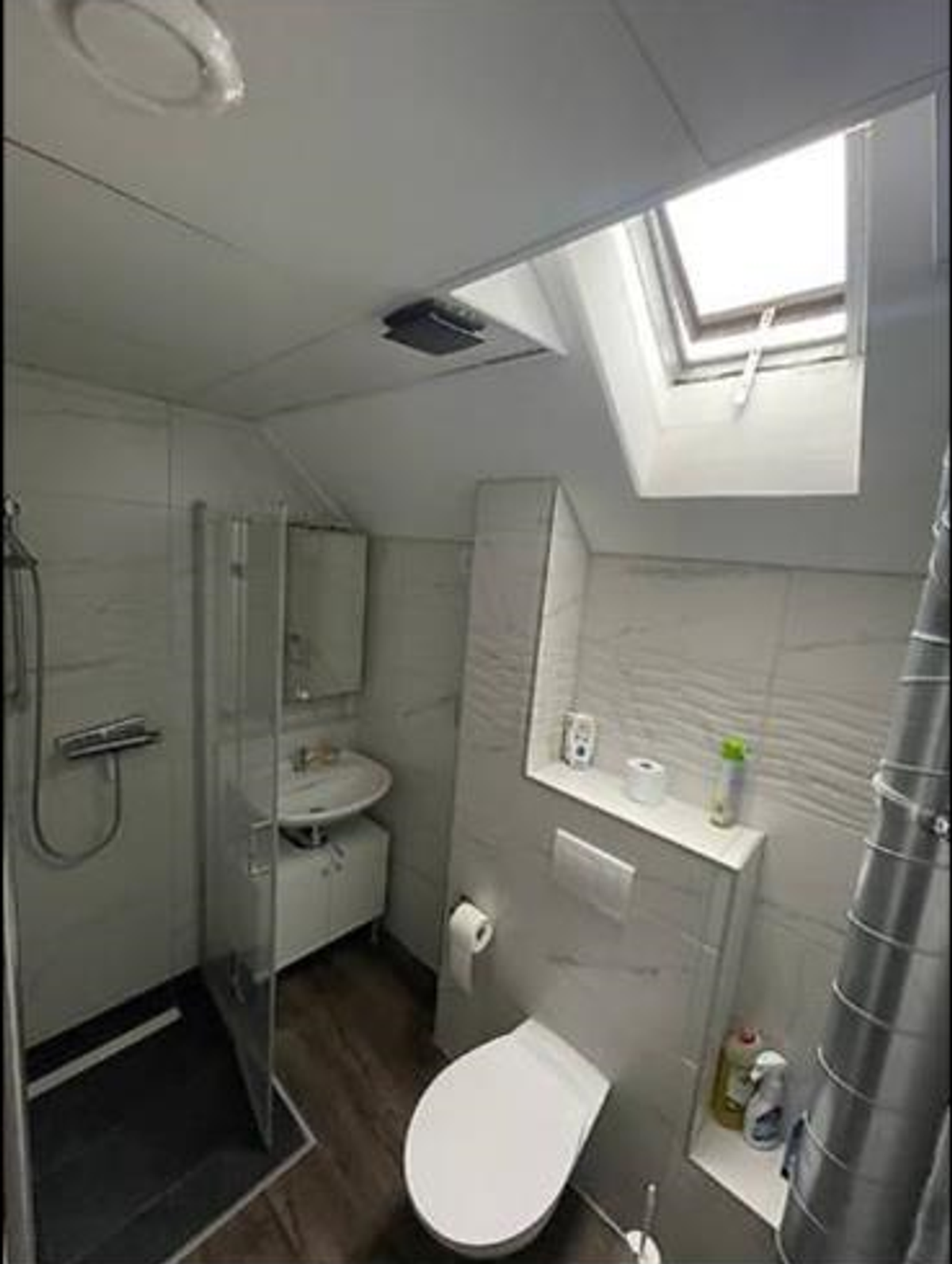 Möbl. WG-Zimmer - 2