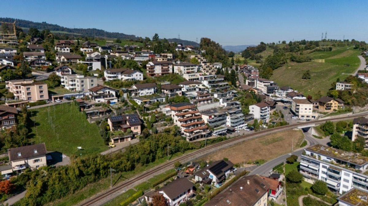 Exklusives Wohnen mit unverbaubarer Berg- und Seesicht - 1