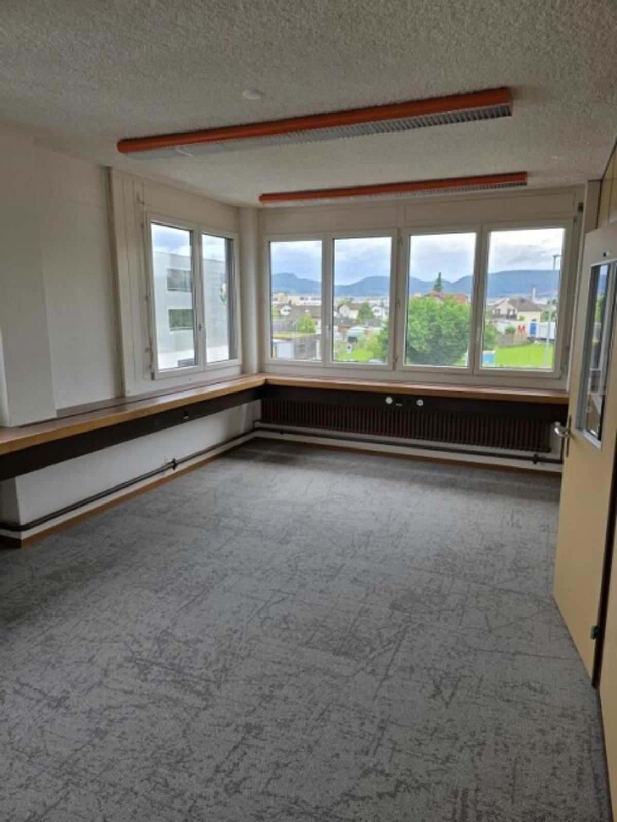 Attraktive Büro- und Gewerbeliegenschaft in Suhr - 6