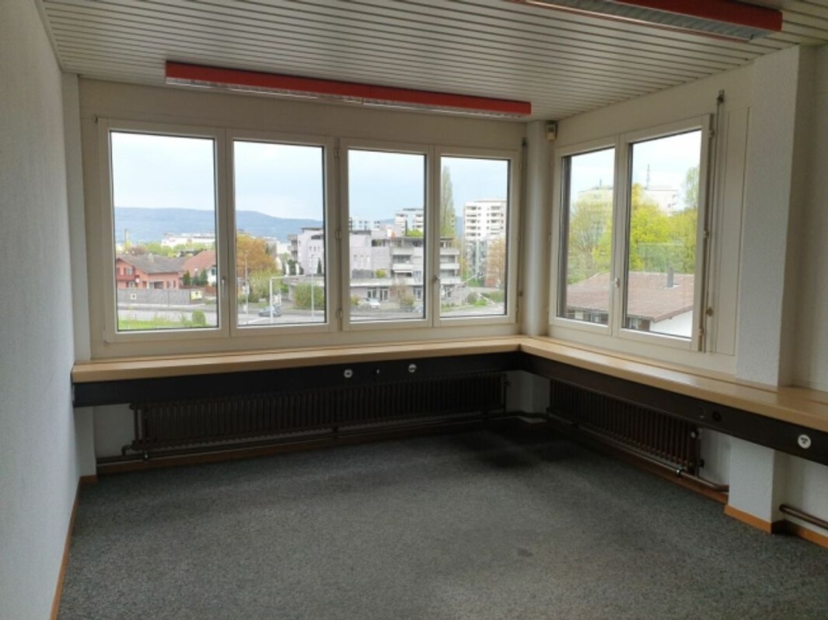 Attraktive Büro- und Gewerbeliegenschaft in Suhr - 7