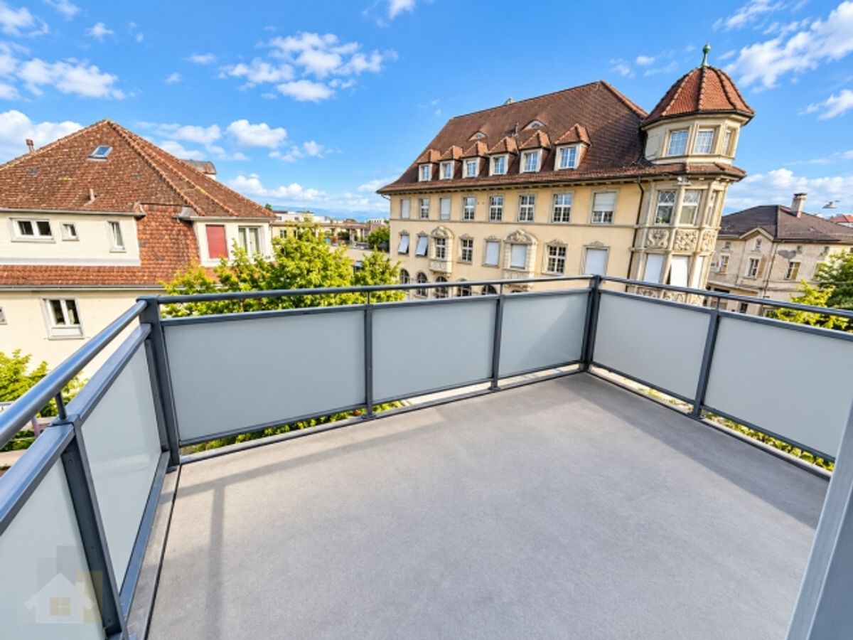 Preiswerte 4-Zimmerwohnung auf 90 m2 mit Balkon - 1
