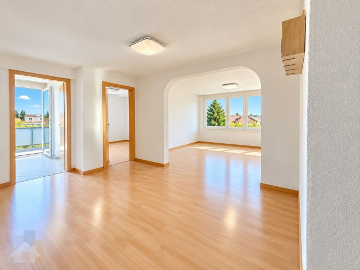 Preiswerte 4-Zimmerwohnung auf 90 m2 mit Balkon - 8