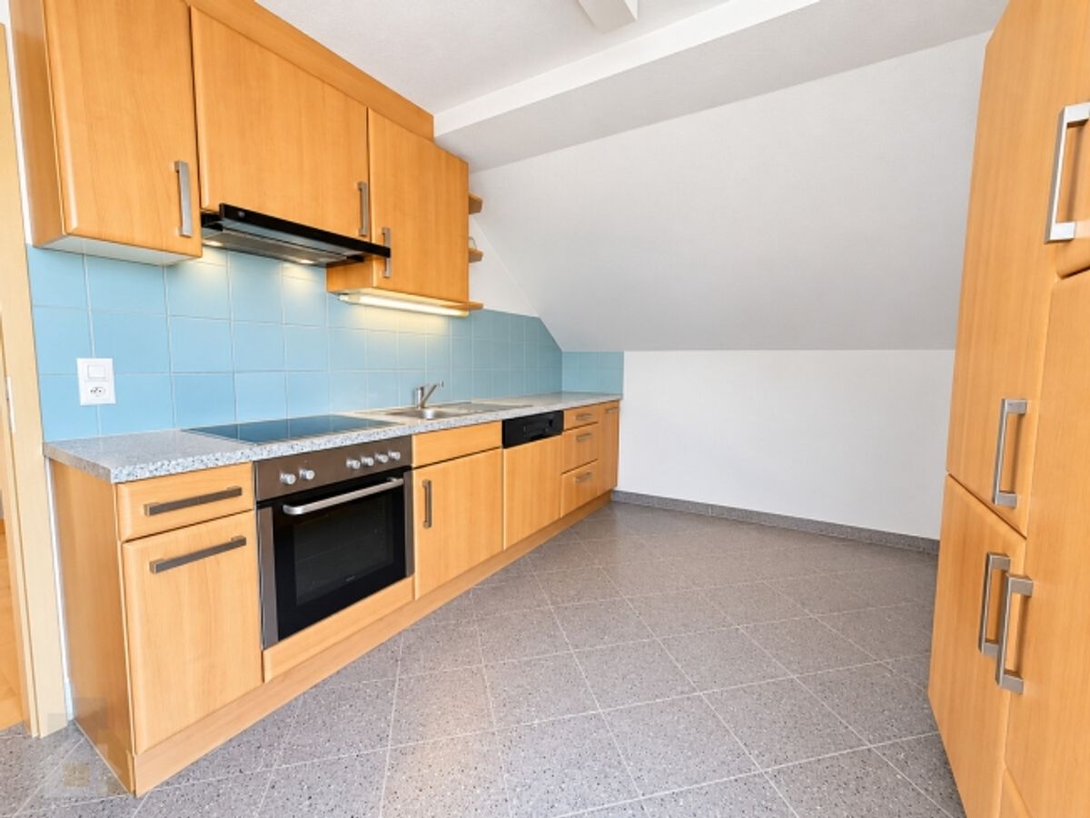 Preiswerte 4-Zimmerwohnung auf 90 m2 mit Balkon - 9