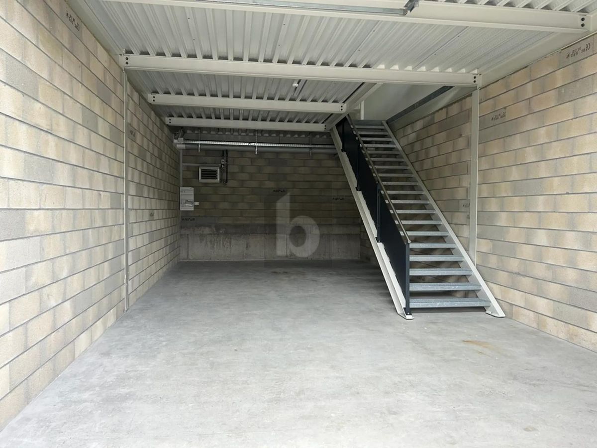 BOX/BUREAU EN DUPLEX AVEC PARKING - 3