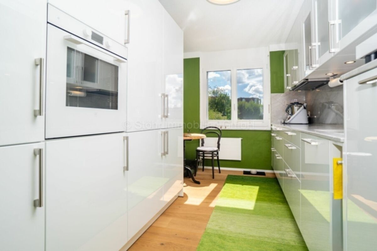 Stilvolle 4.5-Zimmer-Wohnung mit 145 m² Wohnfläche und hochwertiger Totalsanierung - 5