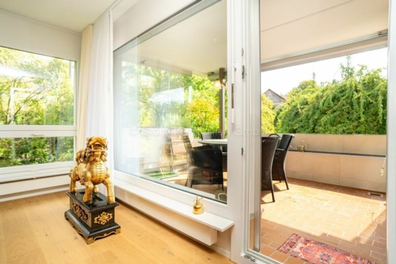Stilvolle 4.5-Zimmer-Wohnung mit 145 m² Wohnfläche und hochwertiger Totalsanierung - 7