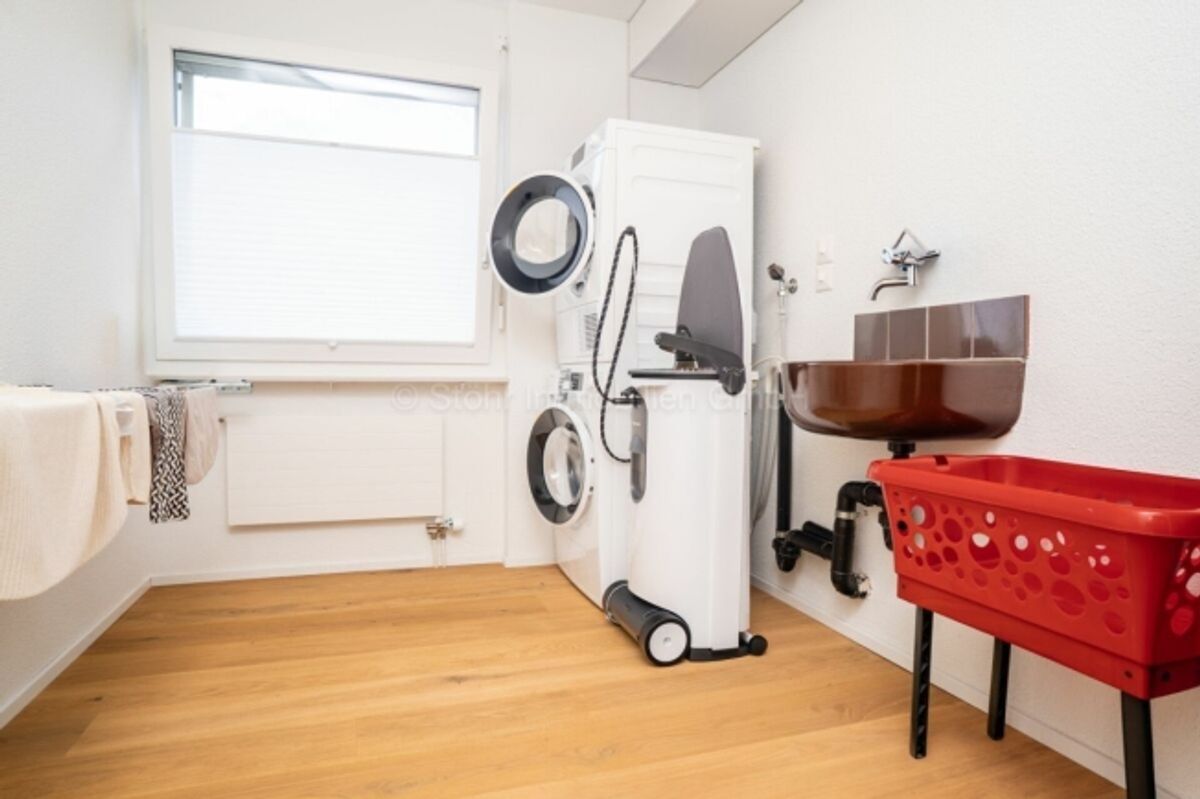 Stilvolle 4.5-Zimmer-Wohnung mit 145 m² Wohnfläche und hochwertiger Totalsanierung - 12