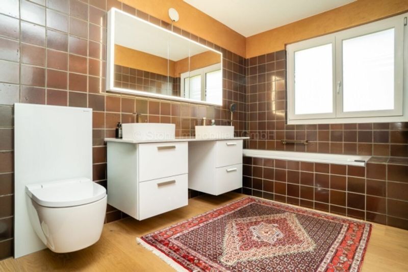 Stilvolle 4.5-Zimmer-Wohnung mit 145 m² Wohnfläche und hochwertiger Totalsanierung - 14