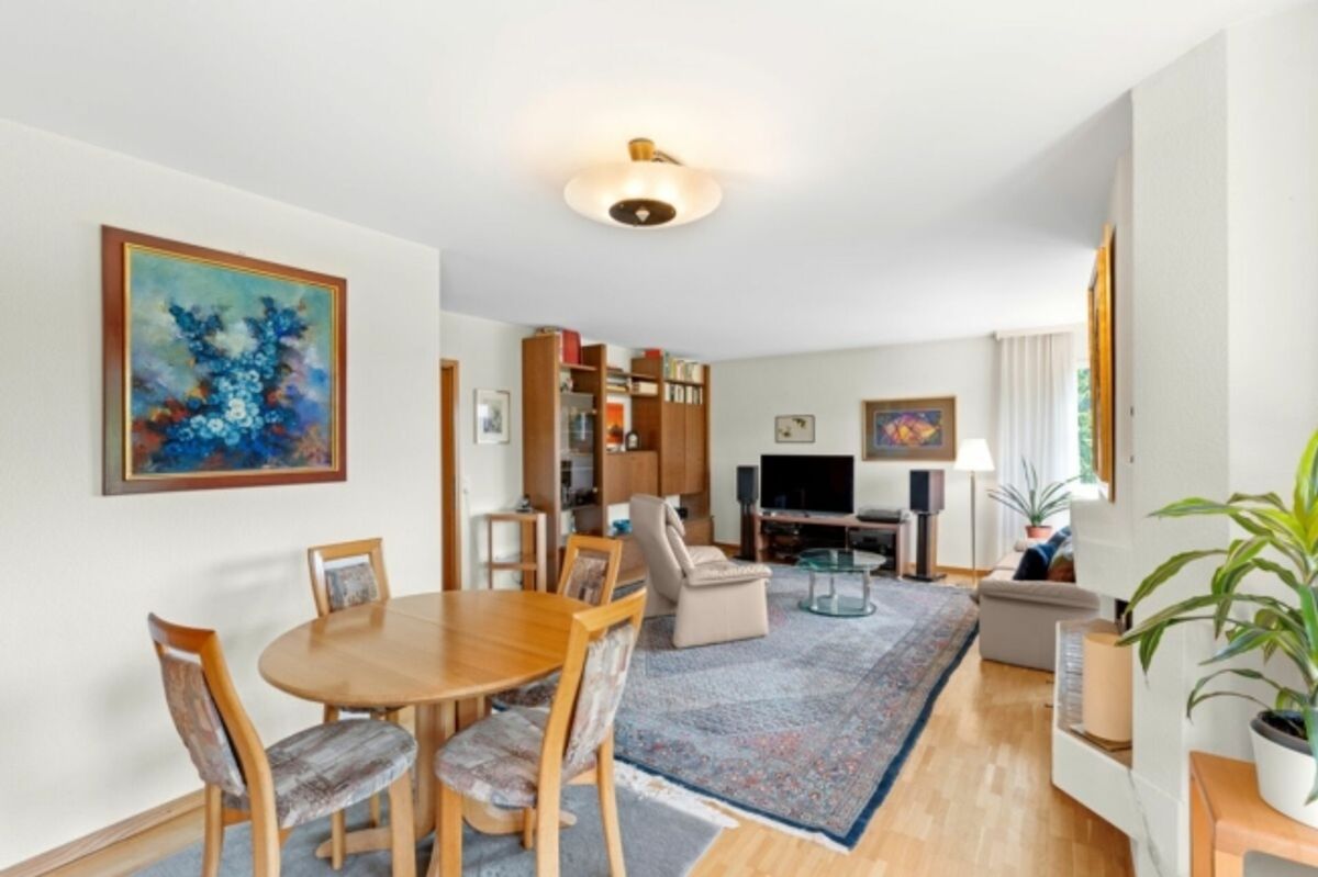 3.5-Zimmer-Topgeschosswohnung mit Cheminée und Parkplatz - 4