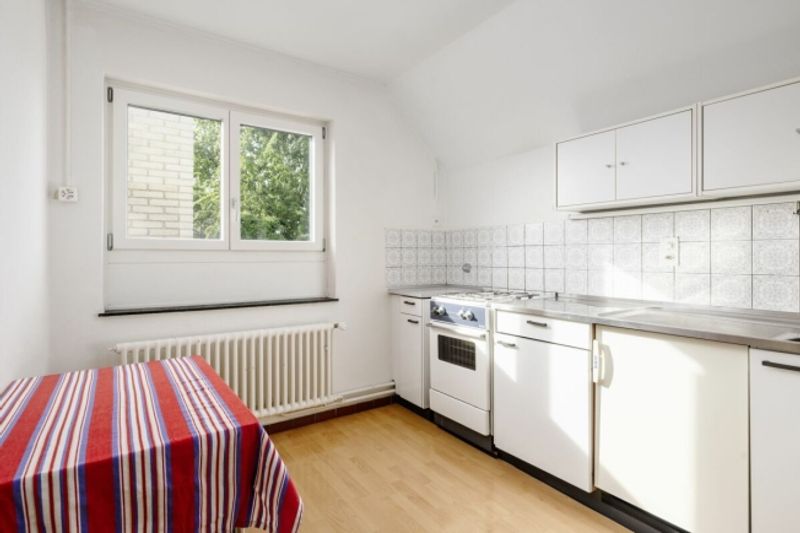 Charmante 2.5-Zimmerwohnung - Ihre Wohlfühloase im Kreis 9 - 4