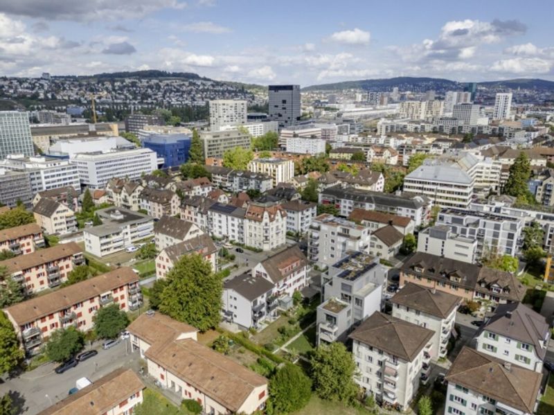 Charmante 2.5-Zimmerwohnung - Ihre Wohlfühloase im Kreis 9 - 9