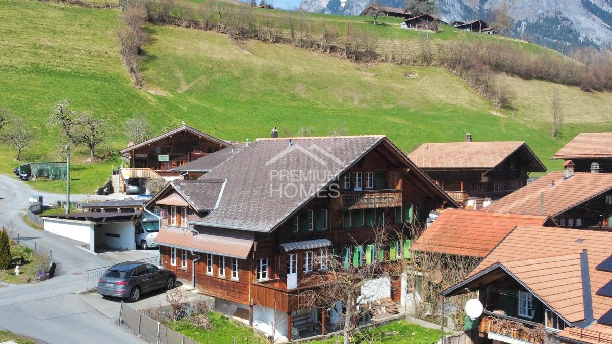 Mehrfamilienhaus mit drei Wohnungen - vermietet und vielseitig nutzbar - 0