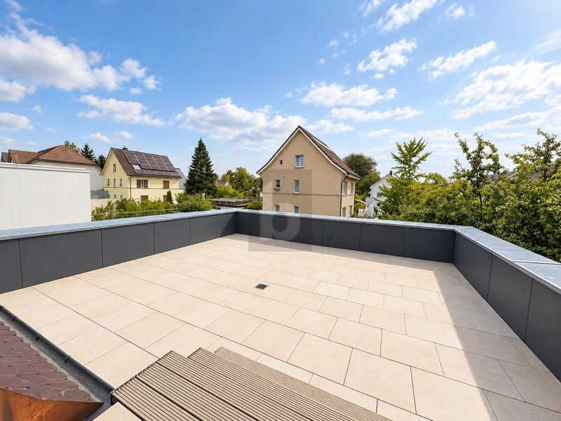 KOMPLETT NEU SANIERT MIT GROSSER TERRASSE - 1