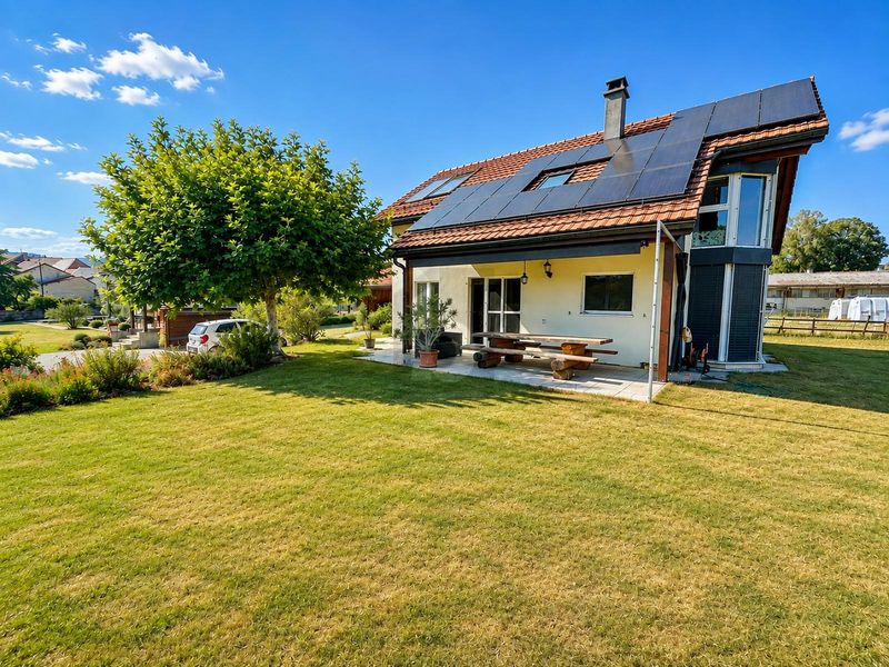 MAGNIFIQUE, SPACIEUSE ET LUMINEUSE AVEC JARDIN - 1