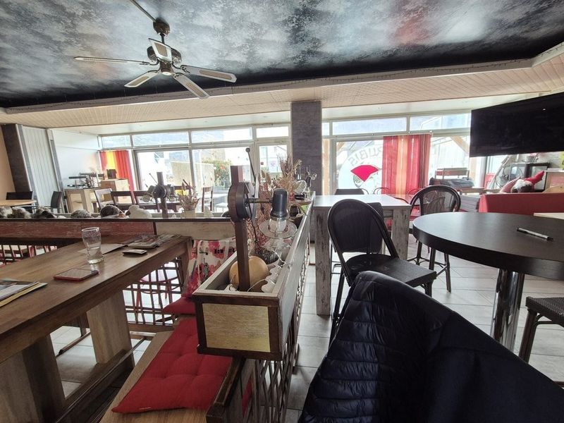 Café à louer - 2