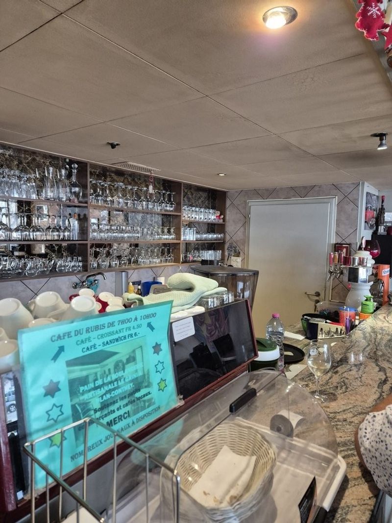 Café à louer - 5