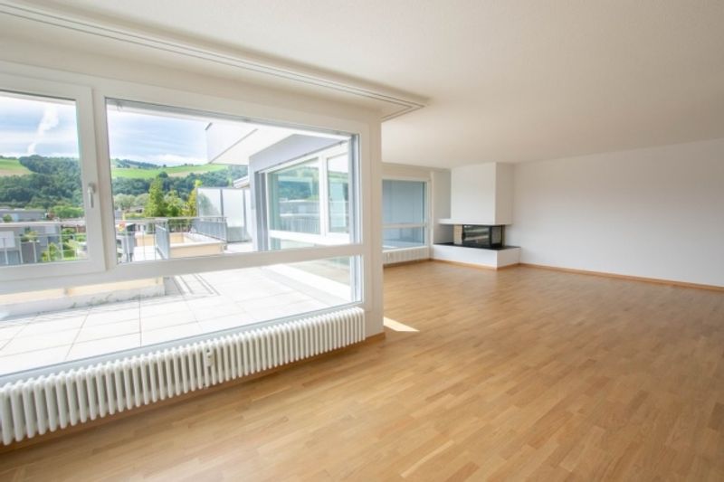 Grandiose Attika-Wohnung mit Sicht auf die Berge - 3