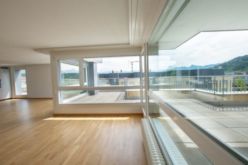 Grandiose Attika-Wohnung mit Sicht auf die Berge - 4